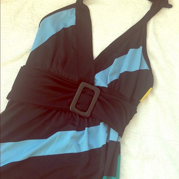 Wet Seal Dresses & Skirts - 💛3 for $20💛 Color-block Halter Dress